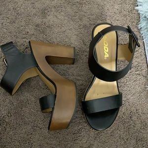 Soda black/ brown heels